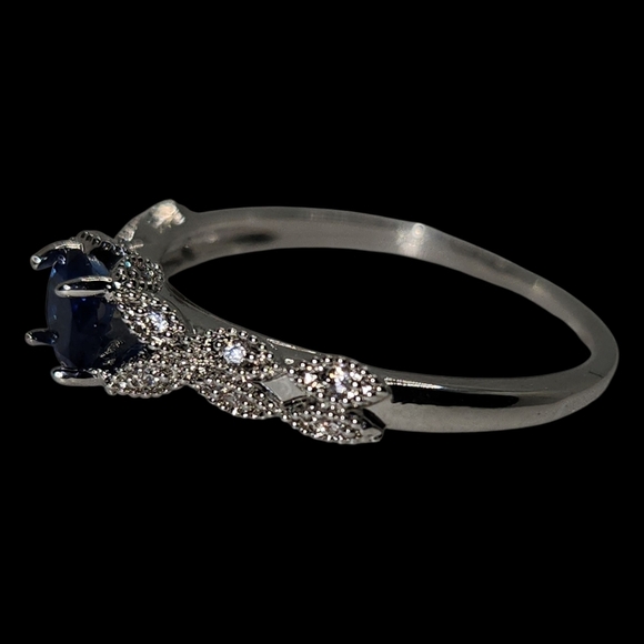 Womens Blue Saphire And White Stone Gemstone Ring - Picture 8 of 10